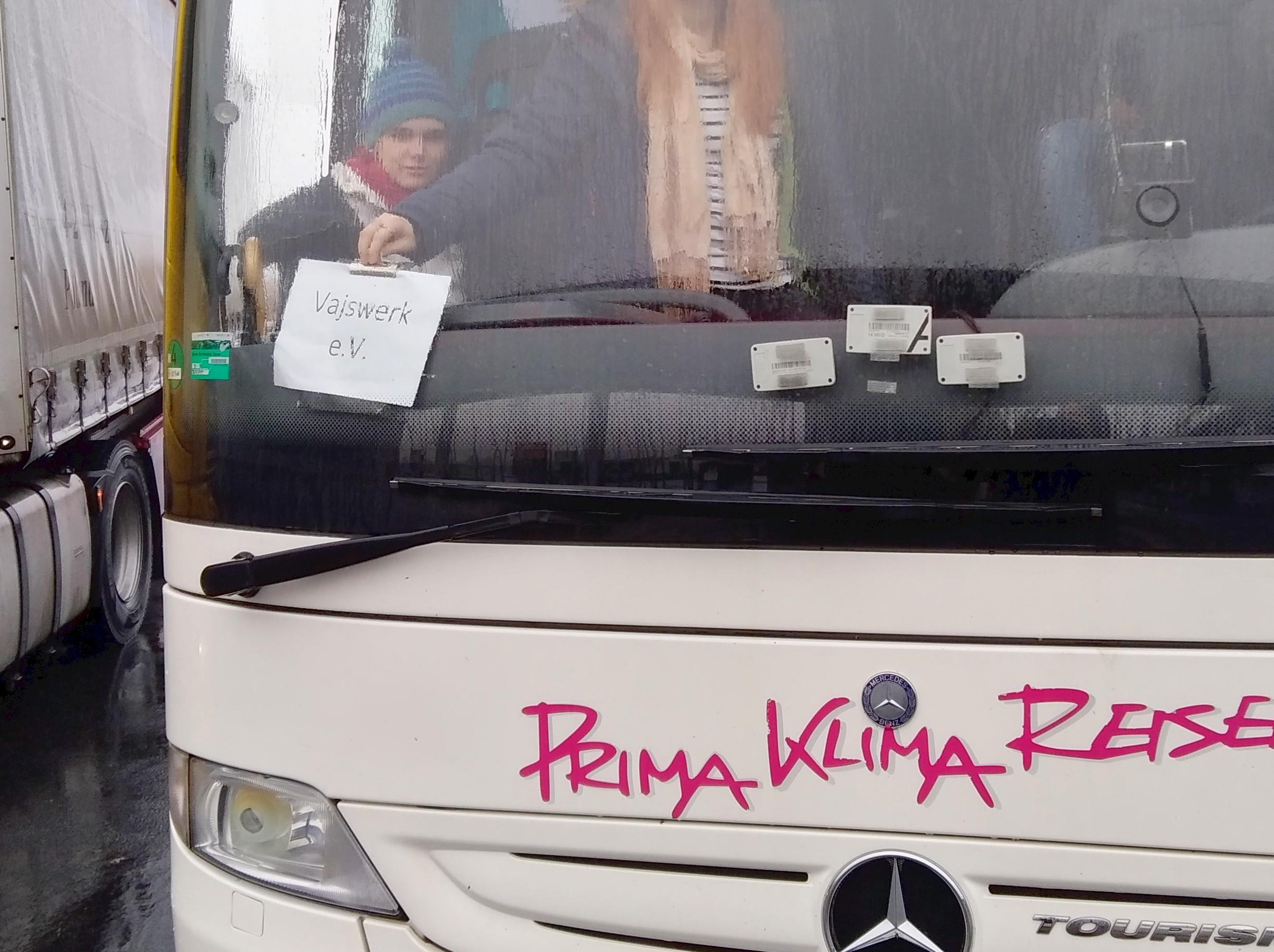 Vajswerk auf dem Weg zur Gedenkstätte Bergen-Belsen